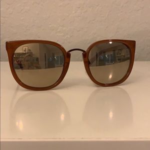 VINCE CAMUTO sunglasses